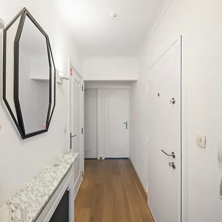 Апартаменты Flat By The Seaside With Stunning Ocean Views, Cleaning Included Бланкенберге
