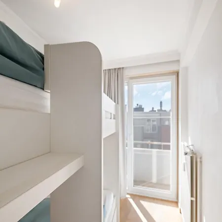 Апартаменты Flat By The Seaside With Stunning Ocean Views, Cleaning Included Бланкенберге