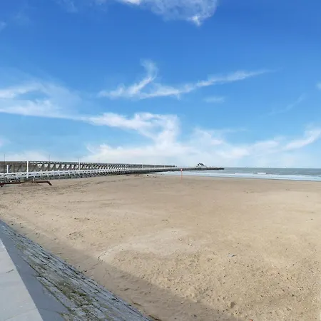 Beautiful By The Sea, Cleaning Included Apartment