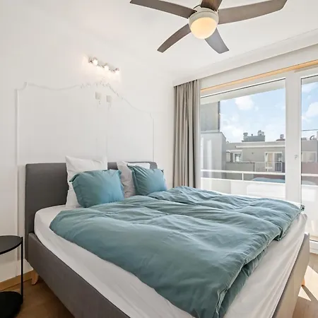 Flat By The Seaside With Stunning Ocean Views, Cleaning Included