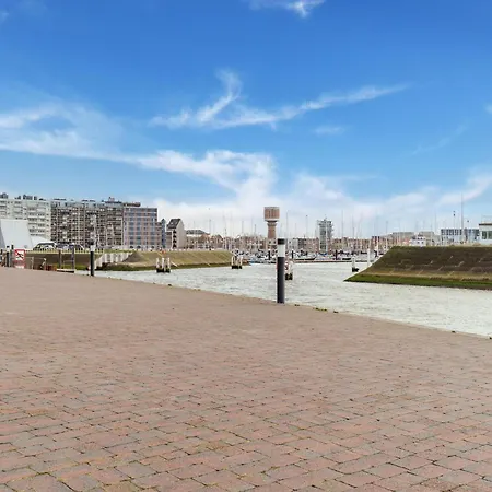 Flat By The Seaside With Stunning Ocean Views, Cleaning Included *